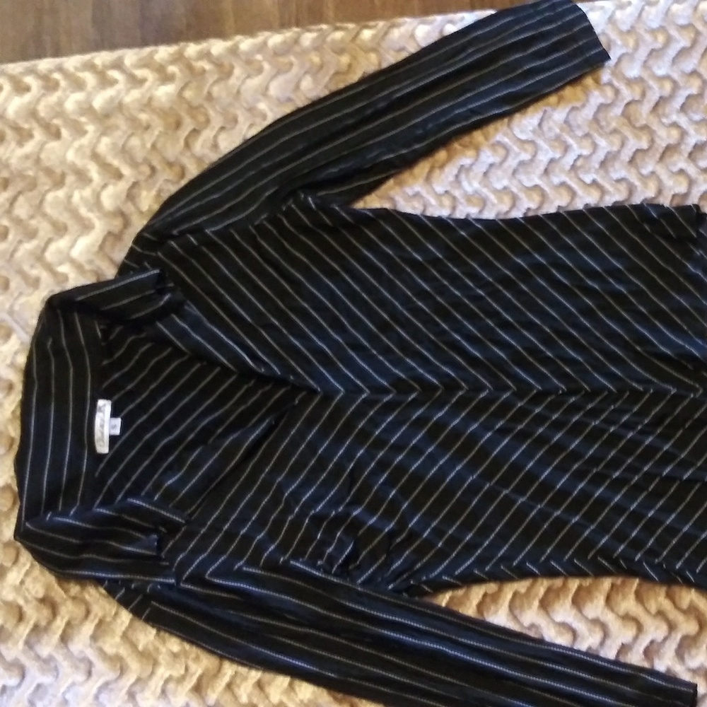 Dressy 3/4 sleeve crop top